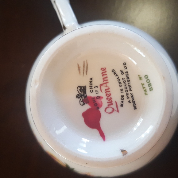 Queen Anne Bone China Made in England Teacup & Saucer # 8200 - Picture 6 of 8